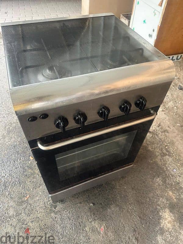 Oven for sale in Bahrain. Gas stove for sale 1