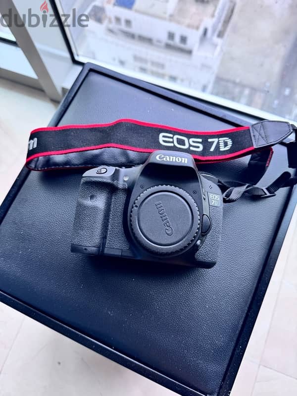 Canon EOS 7D + 18-200mm lens 2