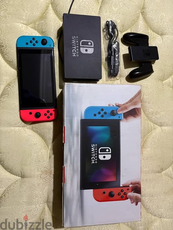 Nintendo switch good condition with box and accessories 2