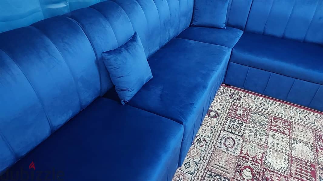 Urgent: Sofa (New) used only 1 week جلسة جديدة استخدام اسبوع واحد فقط 1