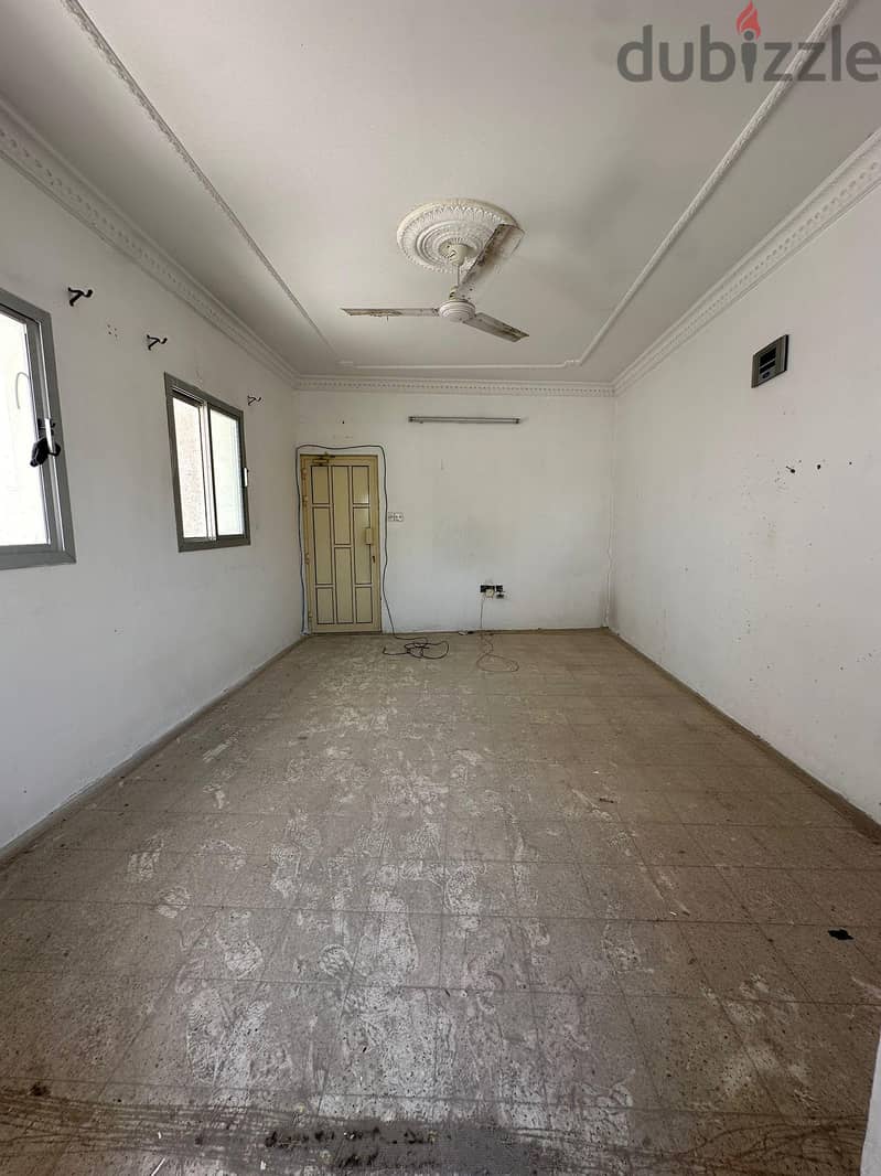 للبيع فيلا في البسيتين . . . For sale villa in Busaiteen 13