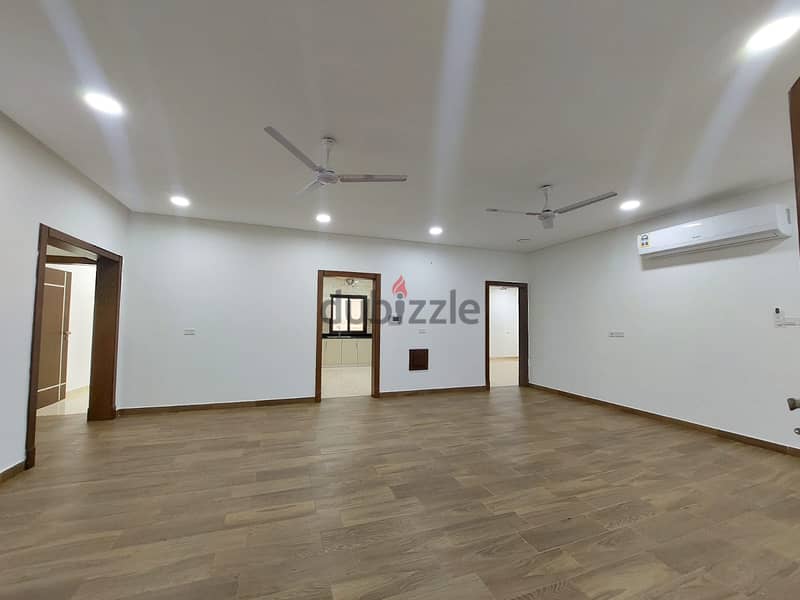 For rent a very large apartment in Aali. . . للإيجار شقة كبيرة جدآ في عال 2