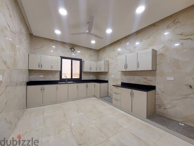 For rent a very large apartment in Aali. . . للإيجار شقة كبيرة جدآ في عال 3