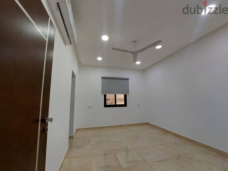 For rent a very large apartment in Aali. . . للإيجار شقة كبيرة جدآ في عال 8