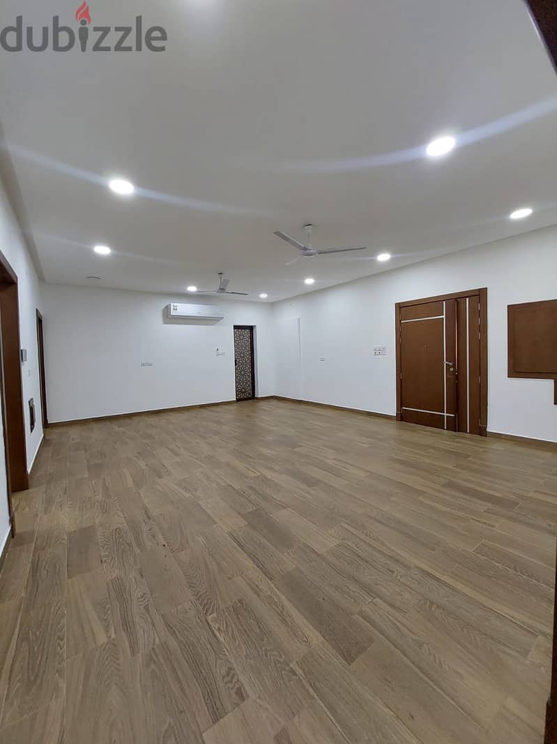 For rent a very large apartment in Aali. . . للإيجار شقة كبيرة جدآ في عال 12