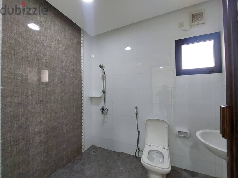 For rent a very large apartment in Aali. . . للإيجار شقة كبيرة جدآ في عال 16