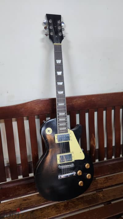 CUSTOMISED ELECTRIC LEAD GUITAR WITH BAG