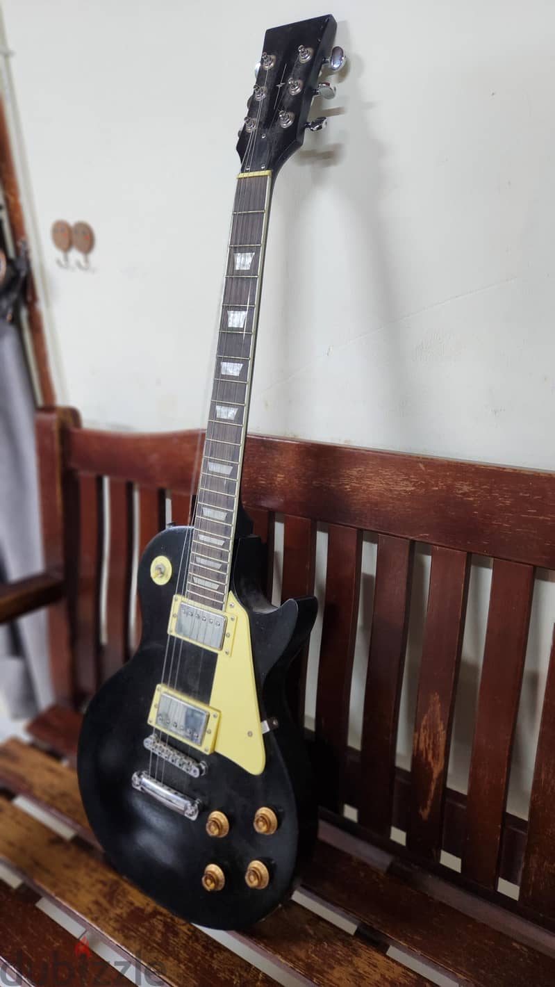 CUSTOMISED ELECTRIC LEAD GUITAR WITH BAG 4