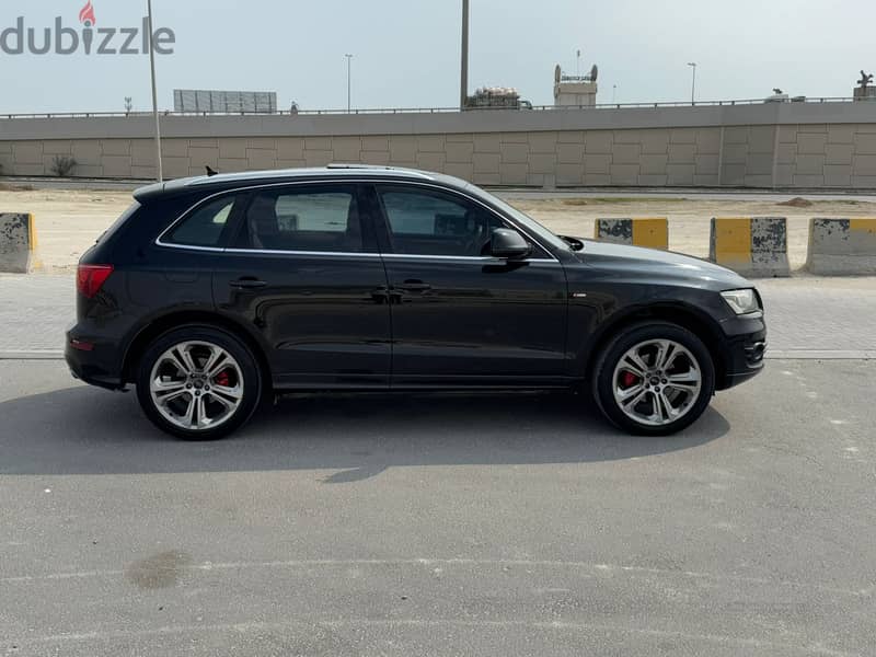 Audi Q5 2010 Black 1