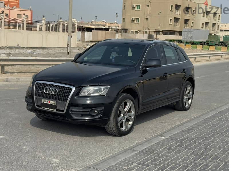 Audi Q5 2010 Black 2