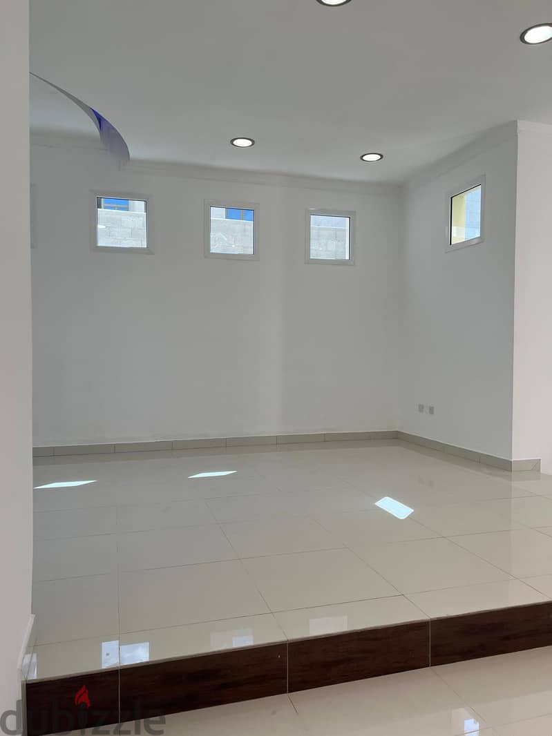 للايجار فيلا كبيرة موقع مميز. . . For rent a large villa in a prime 13