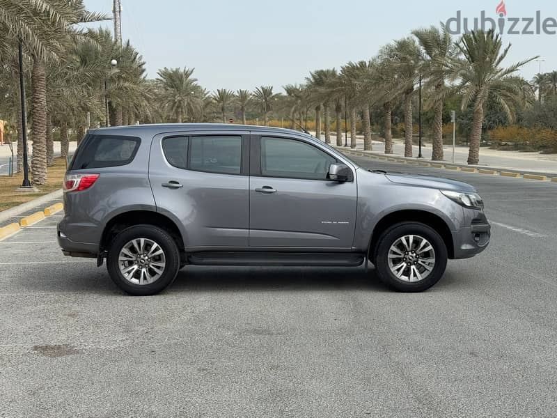 Chevrolet Trailblazer 2017 GREY 3