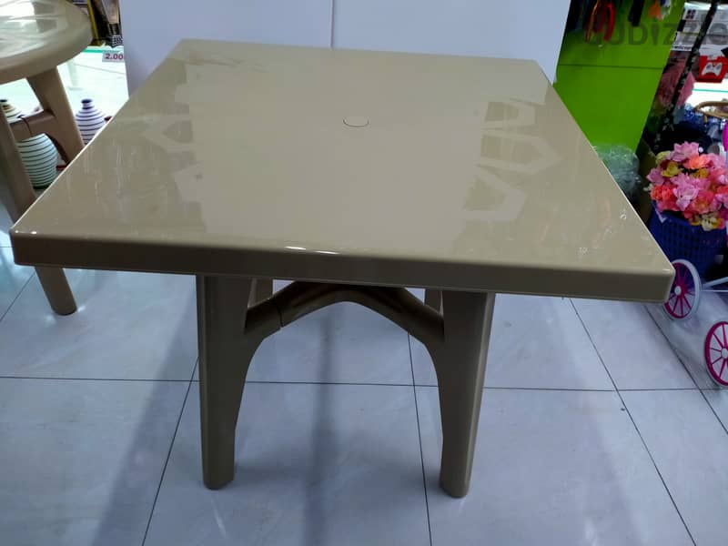 Strong Plasticna Square 4 Chair and High Table 3