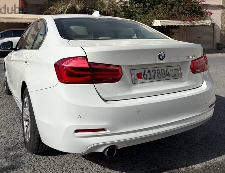 BMW 3-Series 2018 1