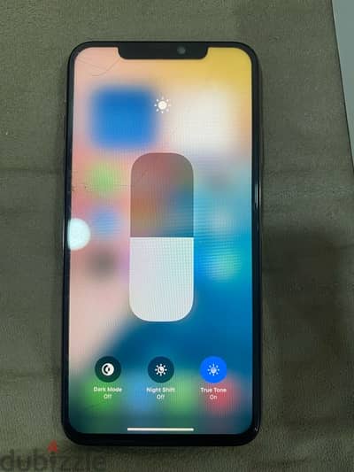 يفون XS max  مستعمل نظيف جدا جدا لايوجد شمخ