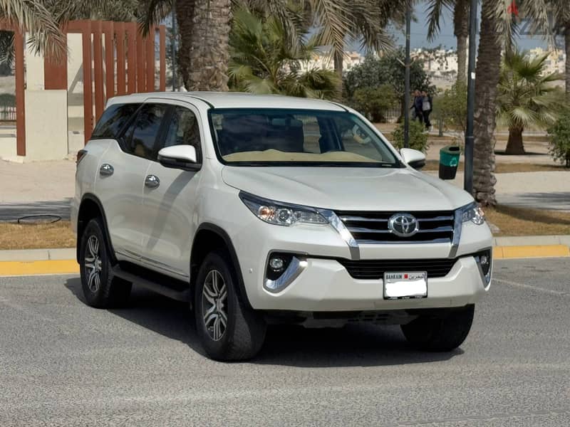 Toyota Fortuner 2020 WHITE 1