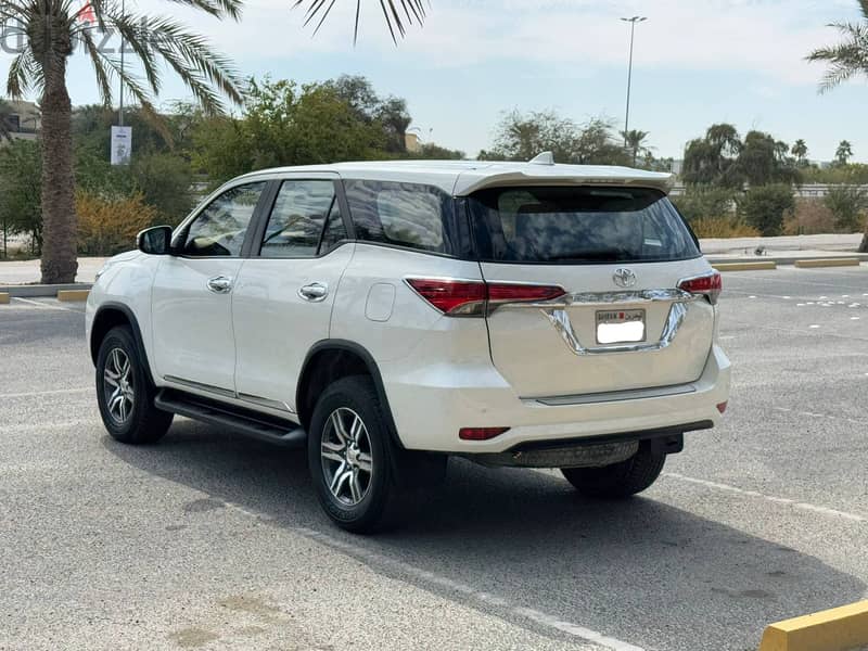 Toyota Fortuner 2020 WHITE 3