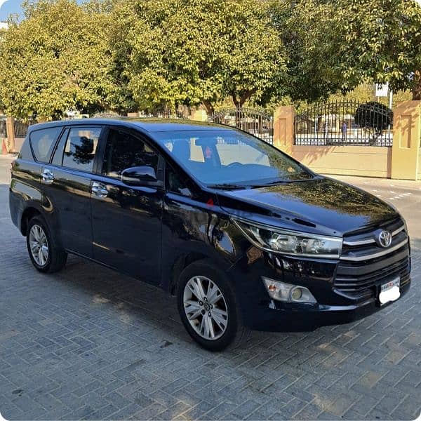 Toyota Innova 2016 1