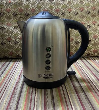 *Kettle - Russell Hobbs*