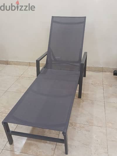 sitting chair