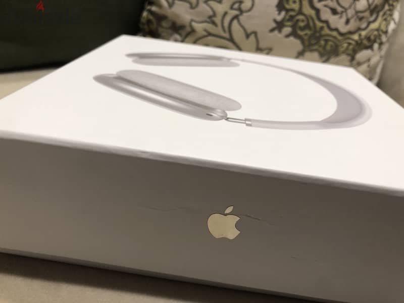 New Unused Apple Airpods Max Headphones 1