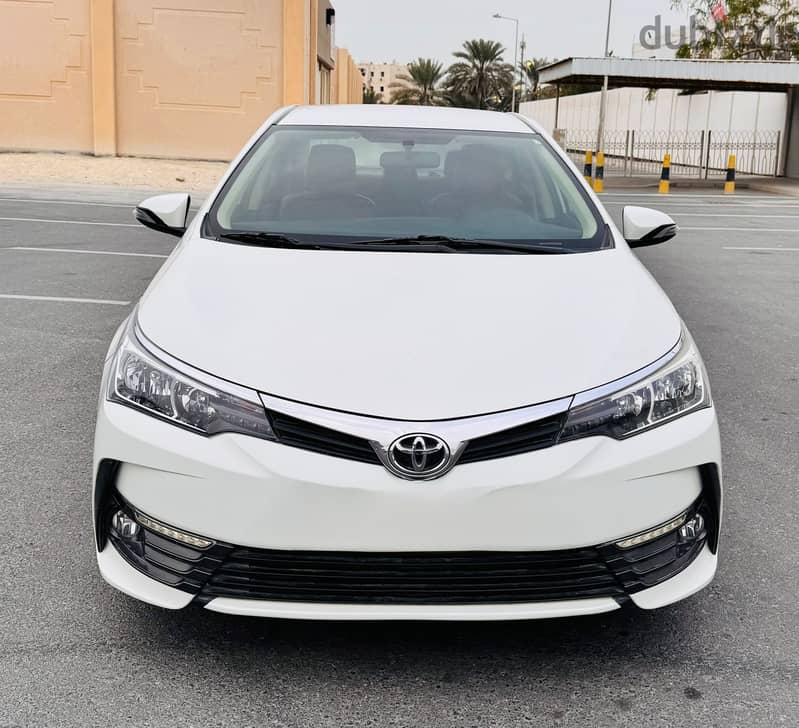 TOYOTA COROLLA XLI 2018 -2.0L-96,000km WHITE . . FOR SALE 2