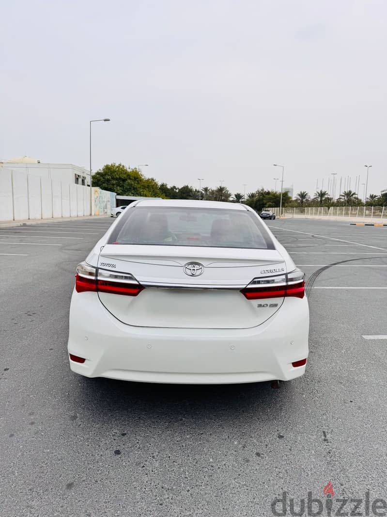 TOYOTA COROLLA XLI 2018 -2.0L-96,000km WHITE . . FOR SALE 4