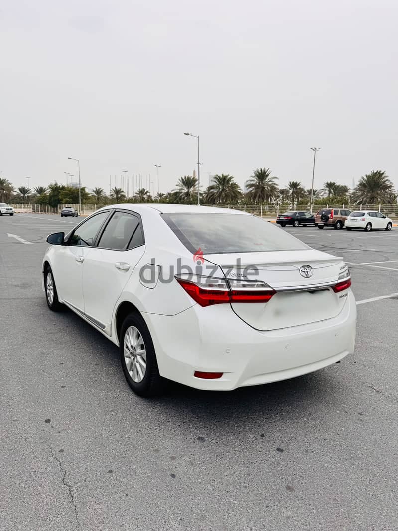 TOYOTA COROLLA XLI 2018 -2.0L-96,000km WHITE . . FOR SALE 5