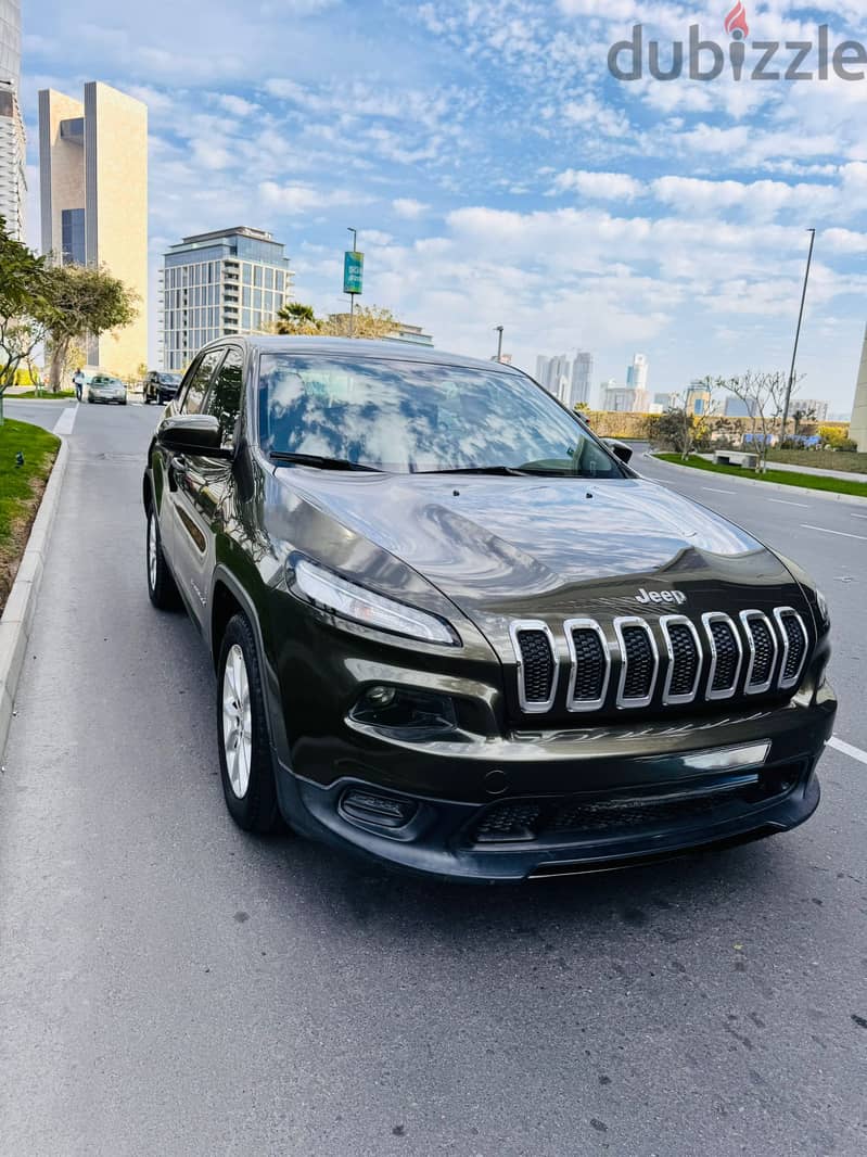 Jeep Cherokee Sport-2015 -2.4L V4 GREEN 106100KM . . FOR SALE 2