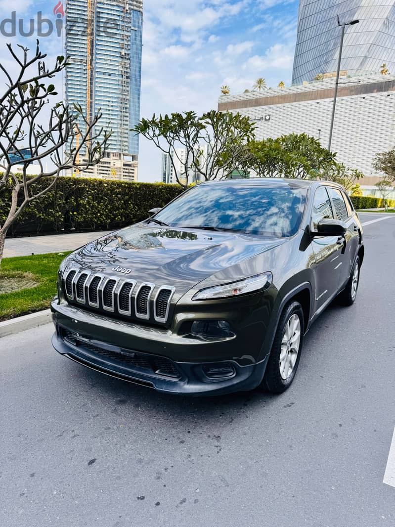 Jeep Cherokee Sport-2015 -2.4L V4 GREEN 106100KM . . FOR SALE 3