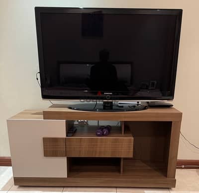 Samsung Full HD TV 46 inches with Stand