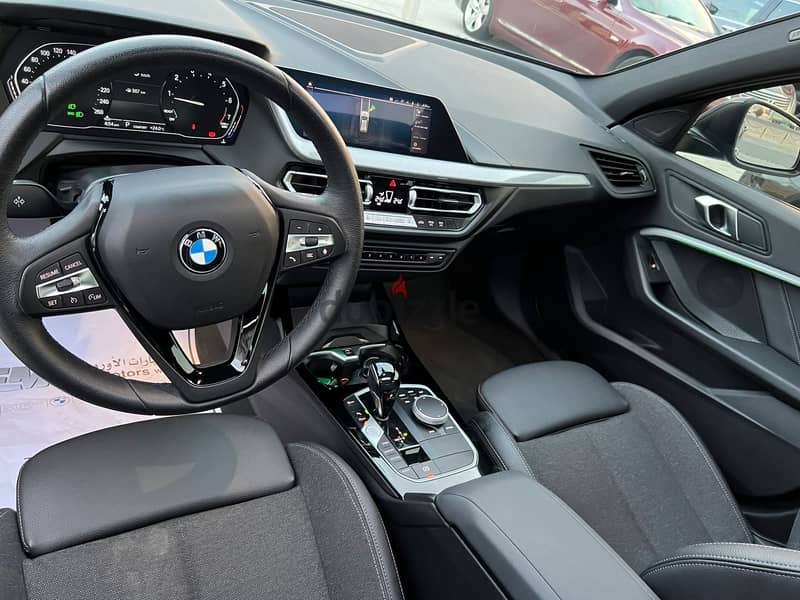 BMW 120i hatchback 10