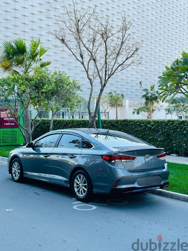 Hyundai Sonata SE 2018 model. Very well maintained car. good condition 7