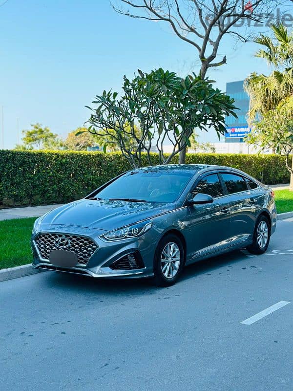 Hyundai Sonata SE 2018 model. Very well maintained car. good condition 12