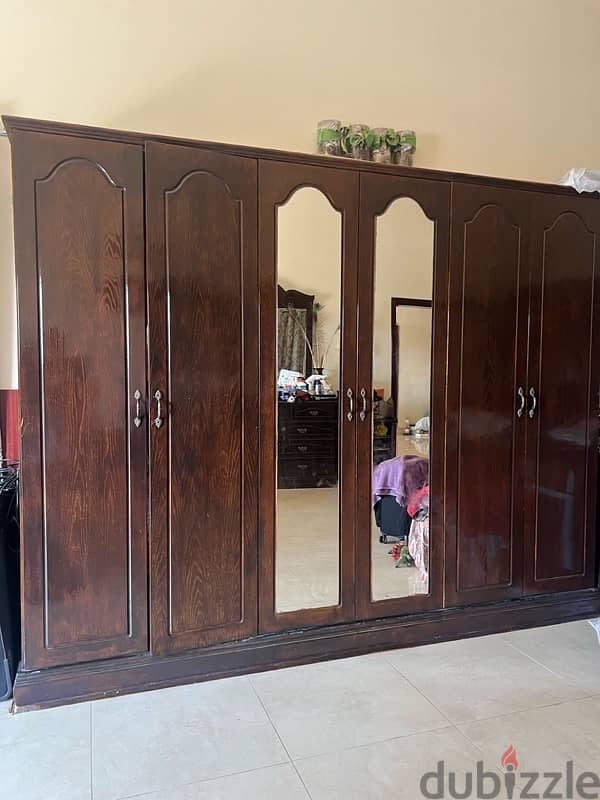 6 door wardrobe only 40 BD 0