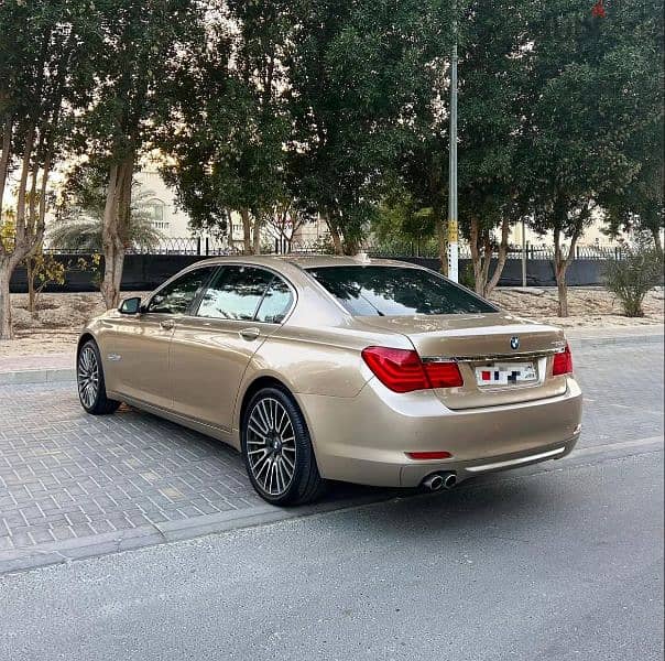 BMW 730 2012 2