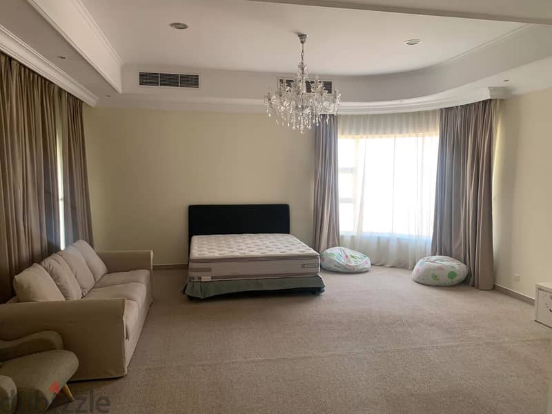 Riffa area 5 bedroom semi furnished moluxury villa available for rent 9