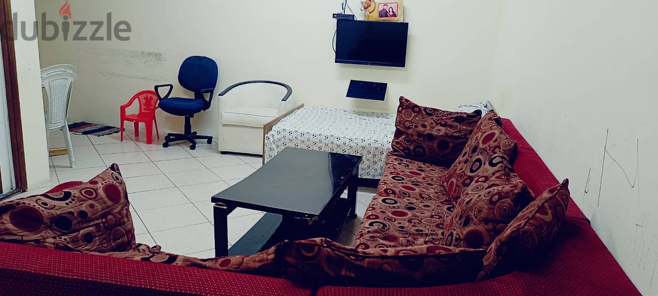 Fully furnished Flat for rent and sharing 2