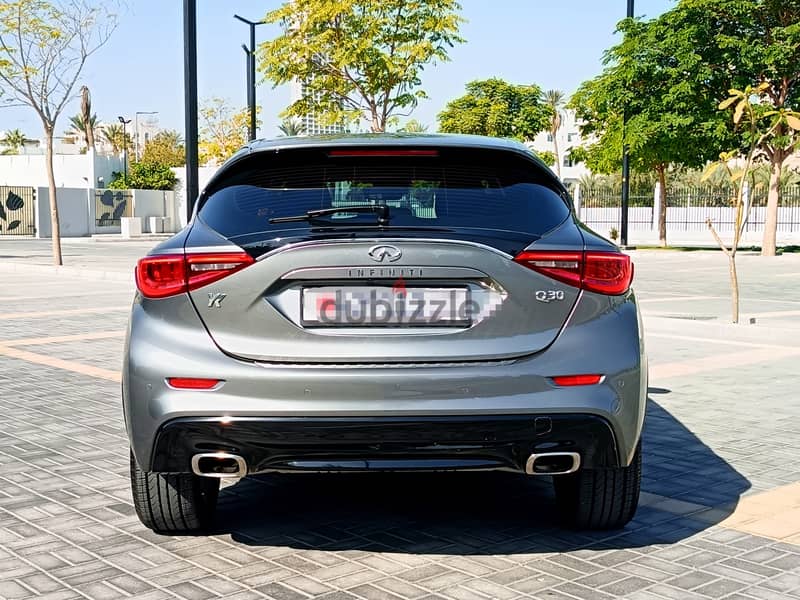 Infiniti Q30 2016 6