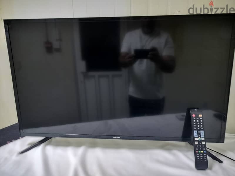 Samsung 40 inch smart led tv 2