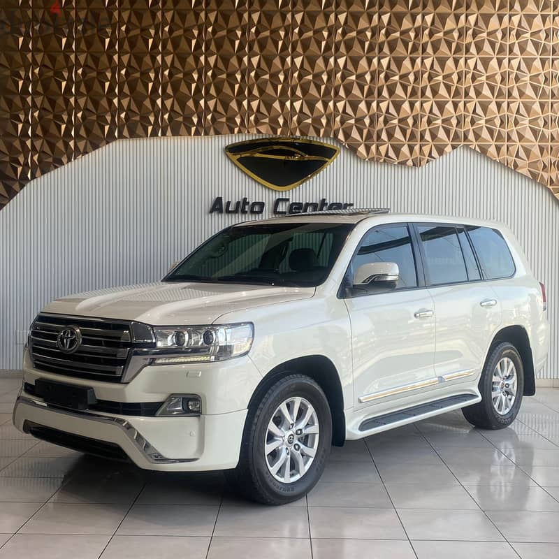 Toyota Land Cruiser 2018 GXR V8 2