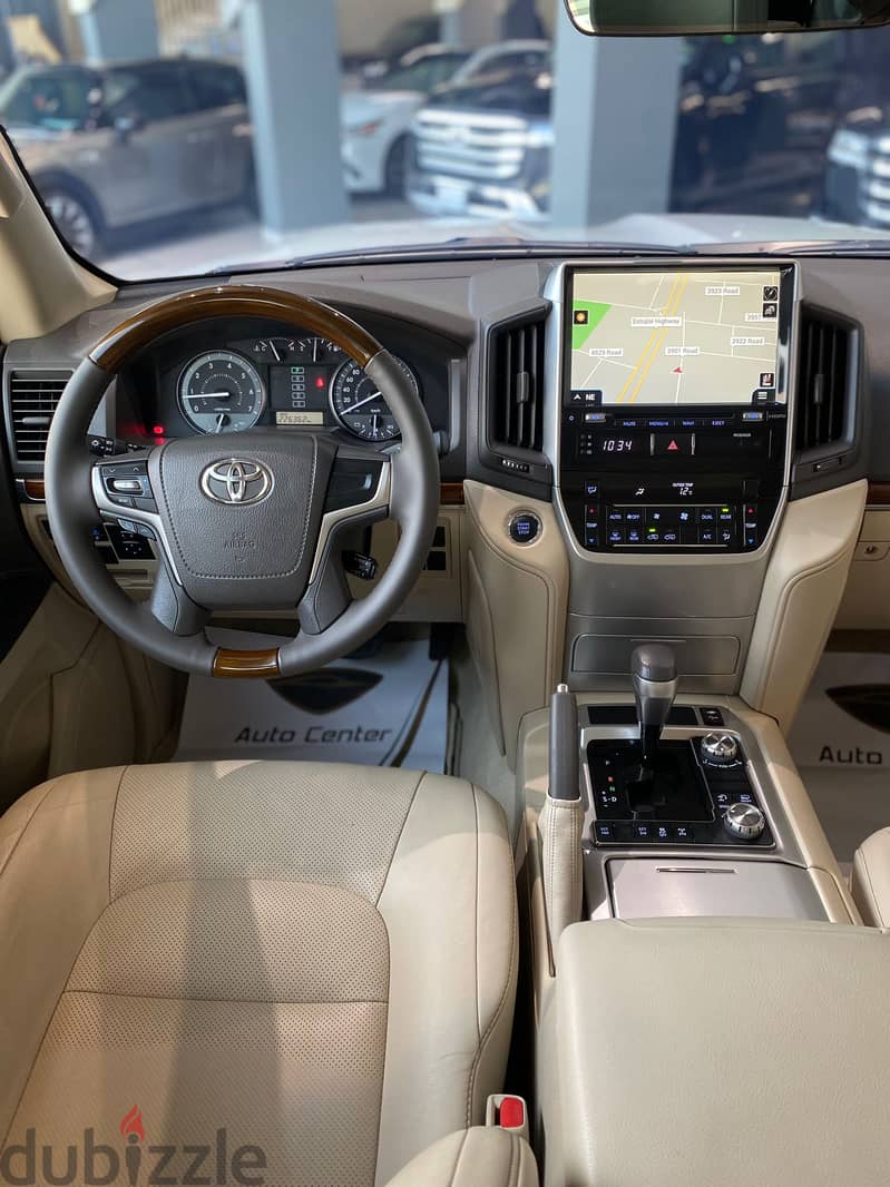 Toyota Land Cruiser 2018 GXR V8 6