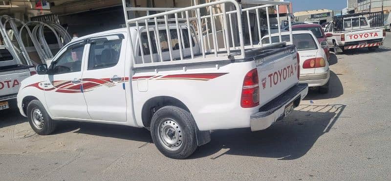 Toyota Hilux 2010 1