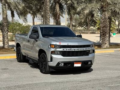 Chevrolet Silverado 2020 silver