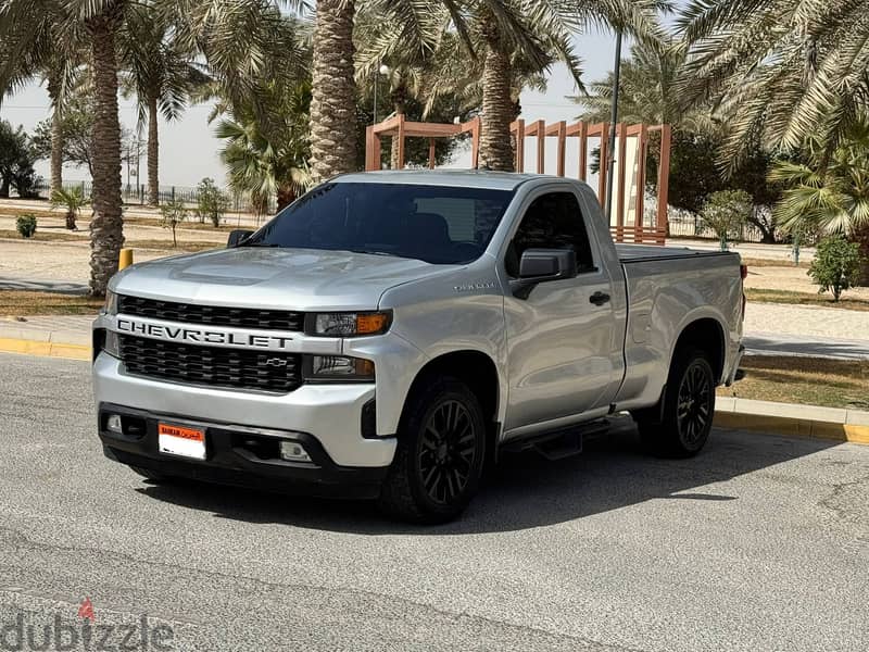 Chevrolet Silverado 2020 silver 1