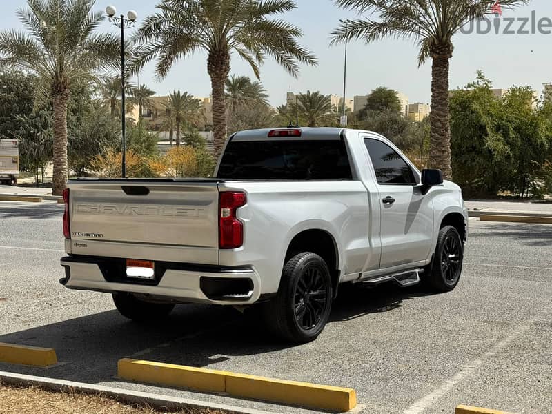 Chevrolet Silverado 2020 silver 6