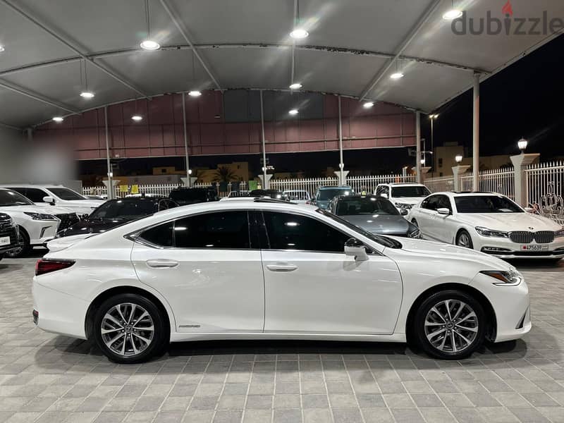 Lexus ES 300 2022 HYBIRD 5