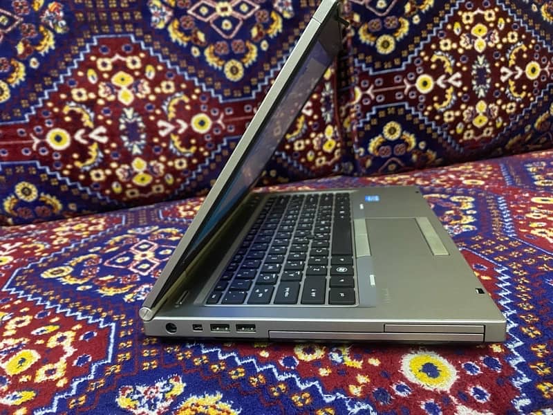 hp laptop elitbook 8470p 0