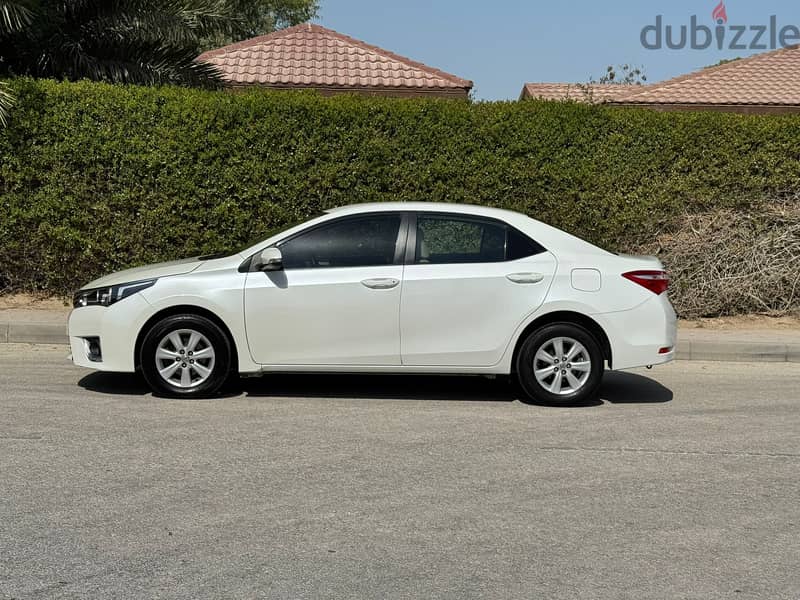 Toyota Corolla XLI 2015 white 2