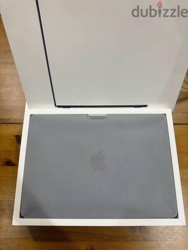 Apple MacBook Air M2 15-inch 1